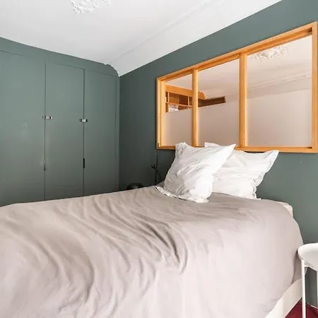 A Superb 1 Bdr Montmartre Paris