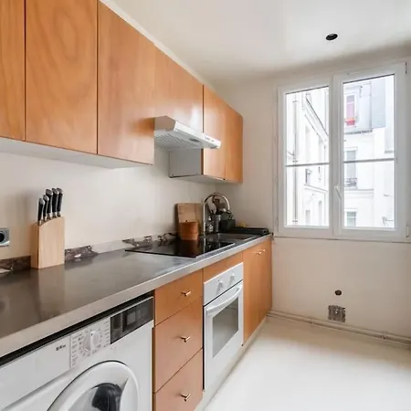 A Superb 1 Bdr Montmartre